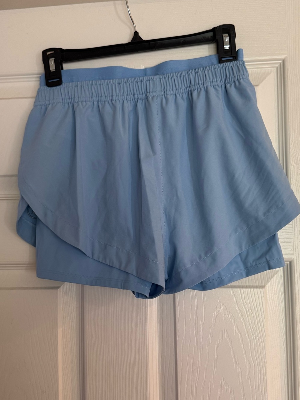 Vuori Shorts - Picture 2 of 3